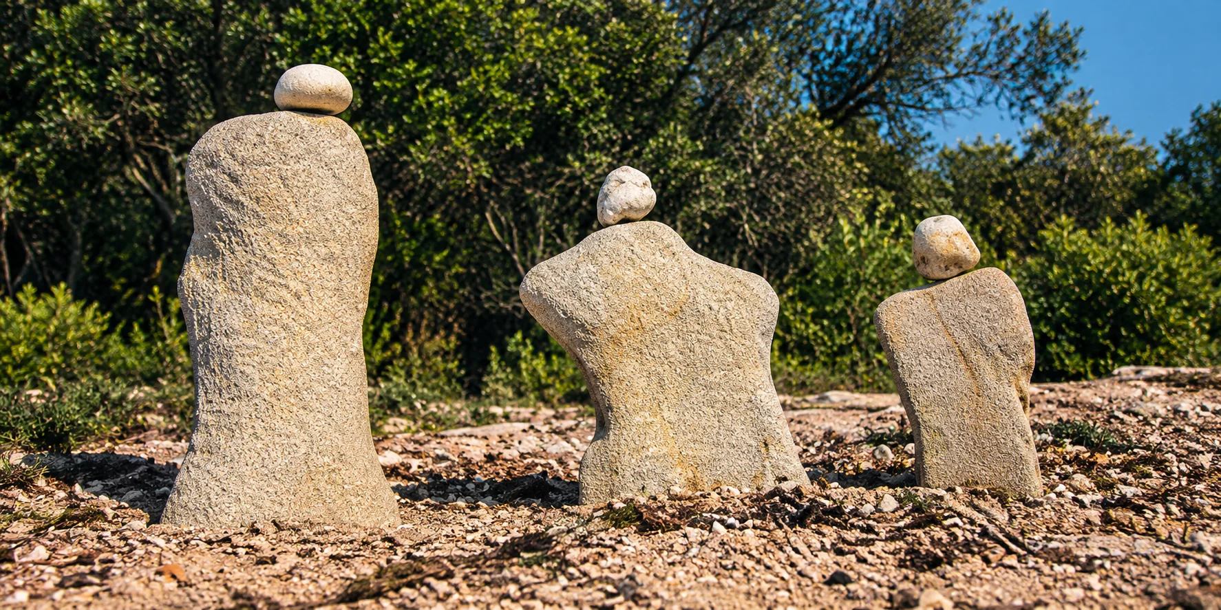 naturkunst-drei-steinfiguren-panorama-2zu1